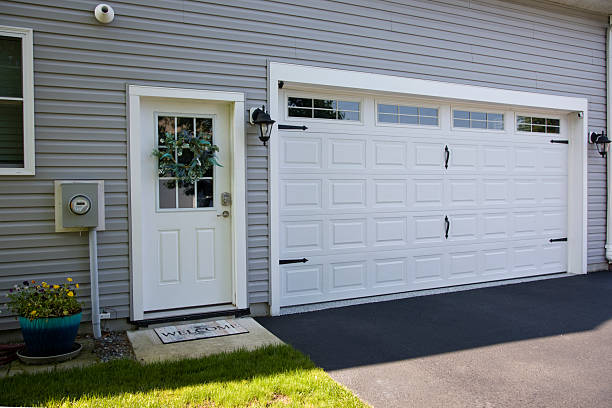 24/7 Emergency Garage Door Panel Replacement experts in Fayette, AL